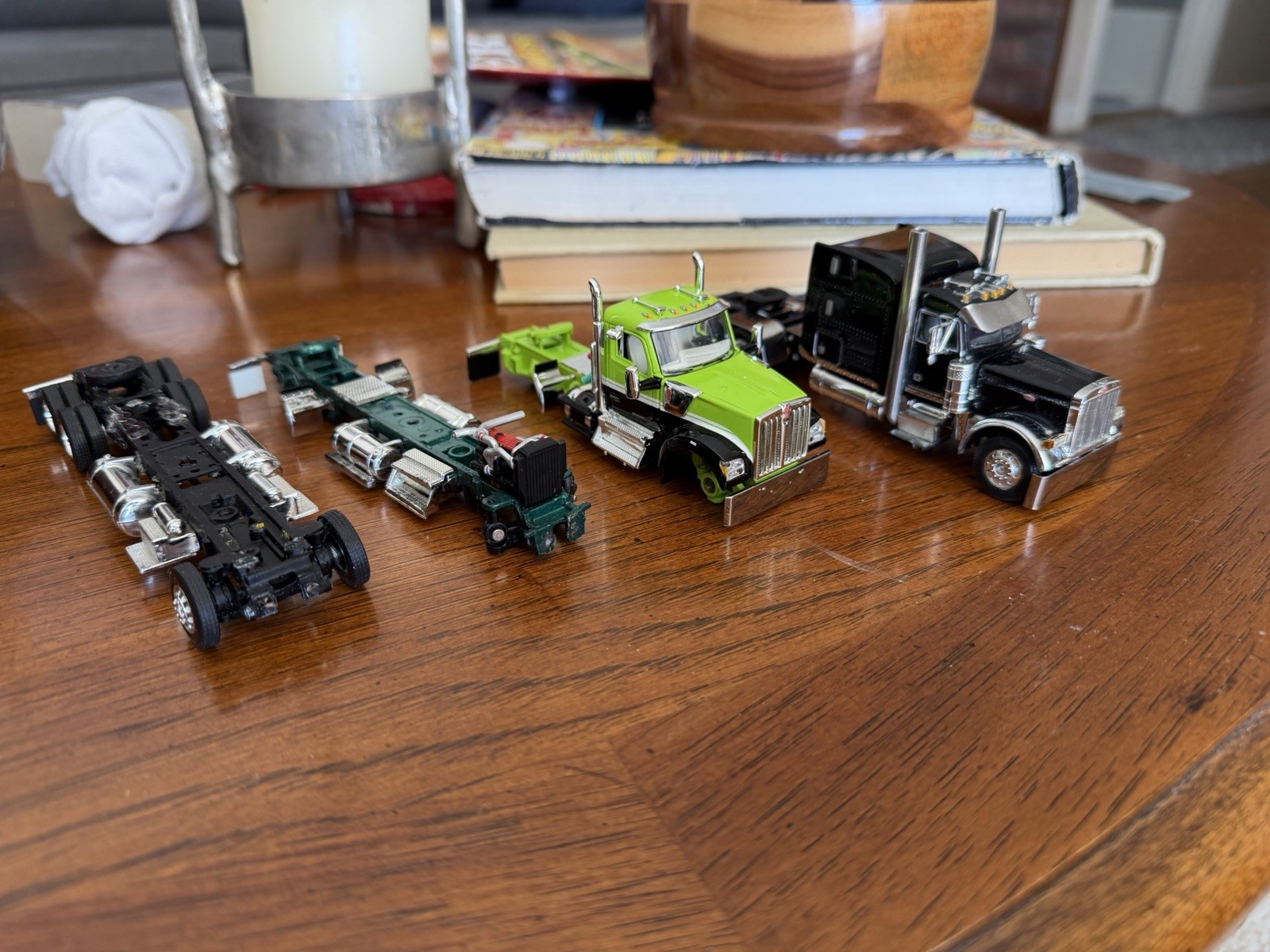 1/64 Scale DCP Lot Peterbilt 379, Kenworth W990 & chassis’s 
