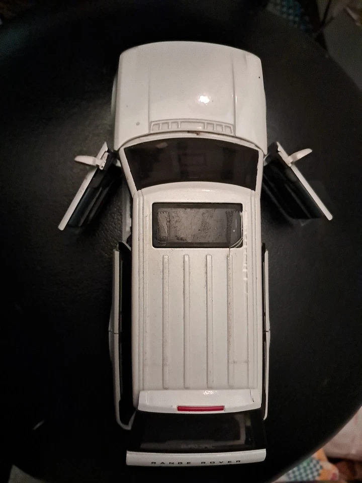 JADA Toys 2005 White Range Land Rover # 90226 Euro-Spec Dub City escala 1:24 Foto 3 de 4