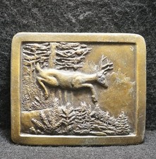 WJ11129 VINTAGE 1977 BUCK DEER JUMPING NATURE WILDLIFE MENS BRASS BELT BUCKLE