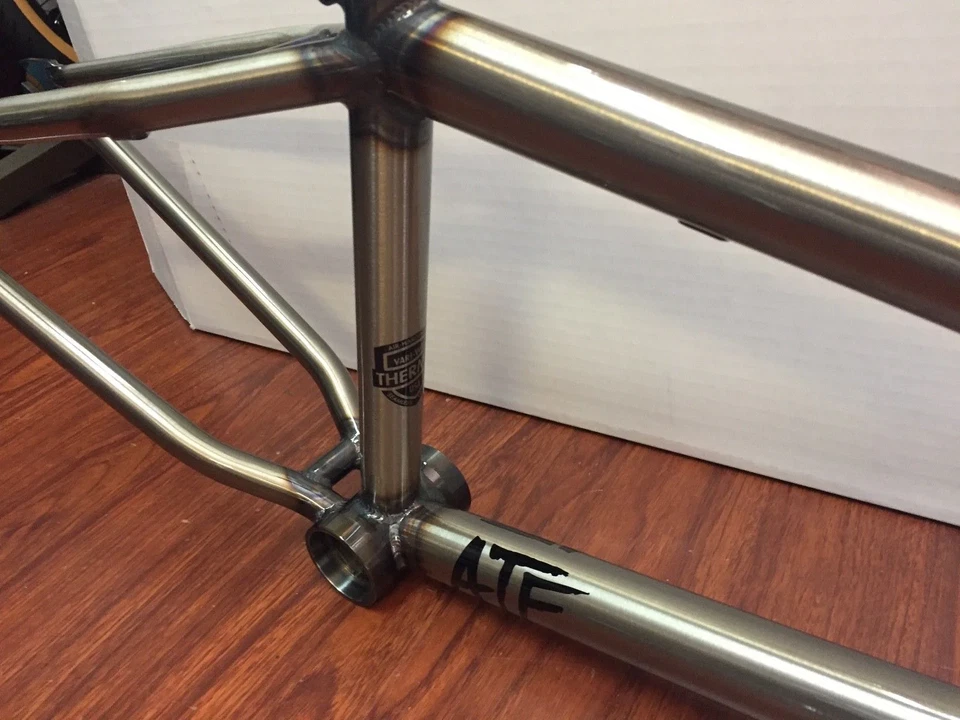 MARCO S&M ATF BRILLANTE TRANSPARENTE CRUDO 24 PULGADAS CRUISER 24" BICICLETA BMX SE BICICLETA GRANDE Foto 4 de 4