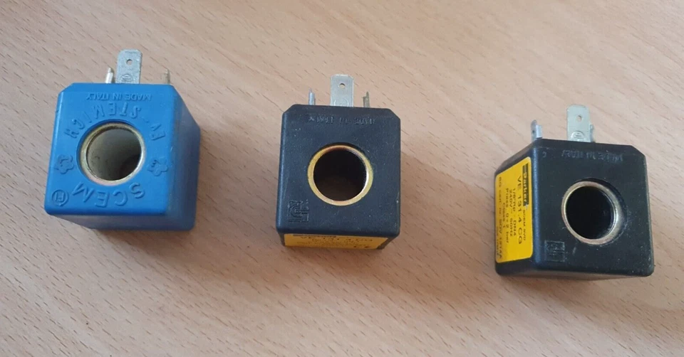 Bobina de solenoide secadora de gas Crosslee White Knight x 1. 42130920850 Foto 4 de 4