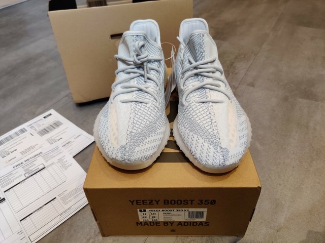adidas yeezy 350 v2 cloud white