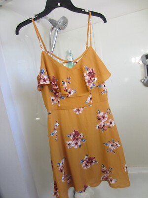 NWT women's sleeveless dress three pink hearts size L mustard color