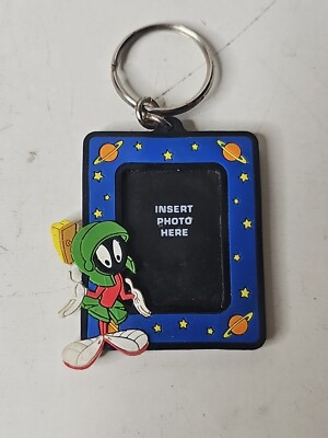 Marvin The Martian Vintage 1998 Photo Keychain ~ Warner Bros. Looney Tunes