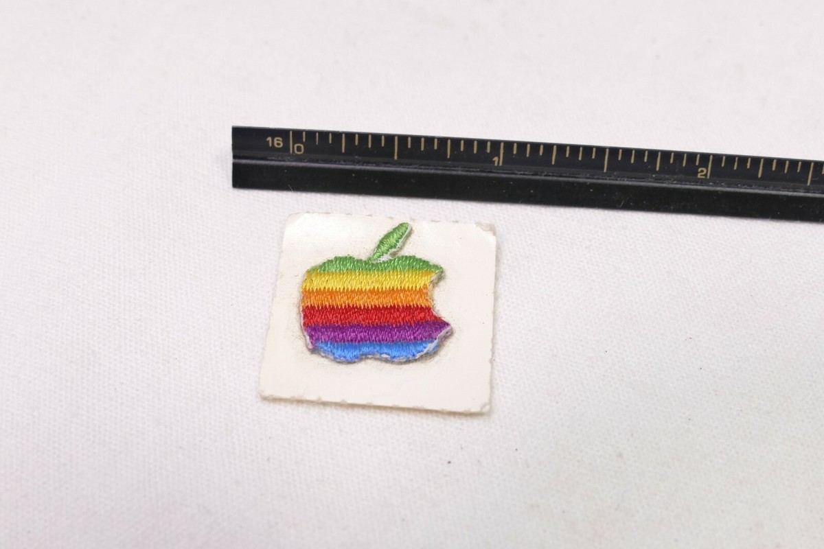 ｍａｃ✨2点☆ Vintage Embroidered Apple Macintosh Rainbow Logo Sew-on or Stick
