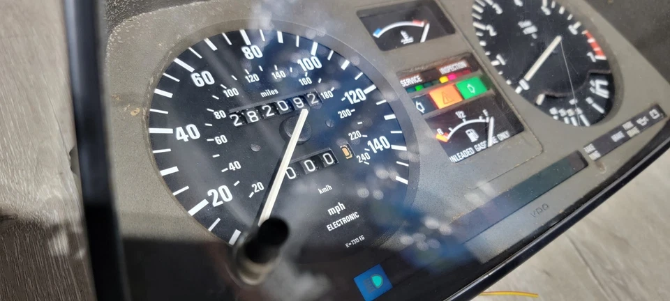 BMW 733i 1984 automático cabezal de tablero velocímetro medidor unidad de grupo OEM Foto 3 de 4