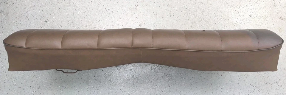 71 72 73 Buick Riviera Etapa 1 GS Asiento Trasero Inferior Cojín Marco Cola Barco 1971 Foto 4 de 4