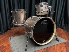 Drum Workshop Used Performance Drum Set Maple Bermuda Sparkle 12, 14, 20 Kit