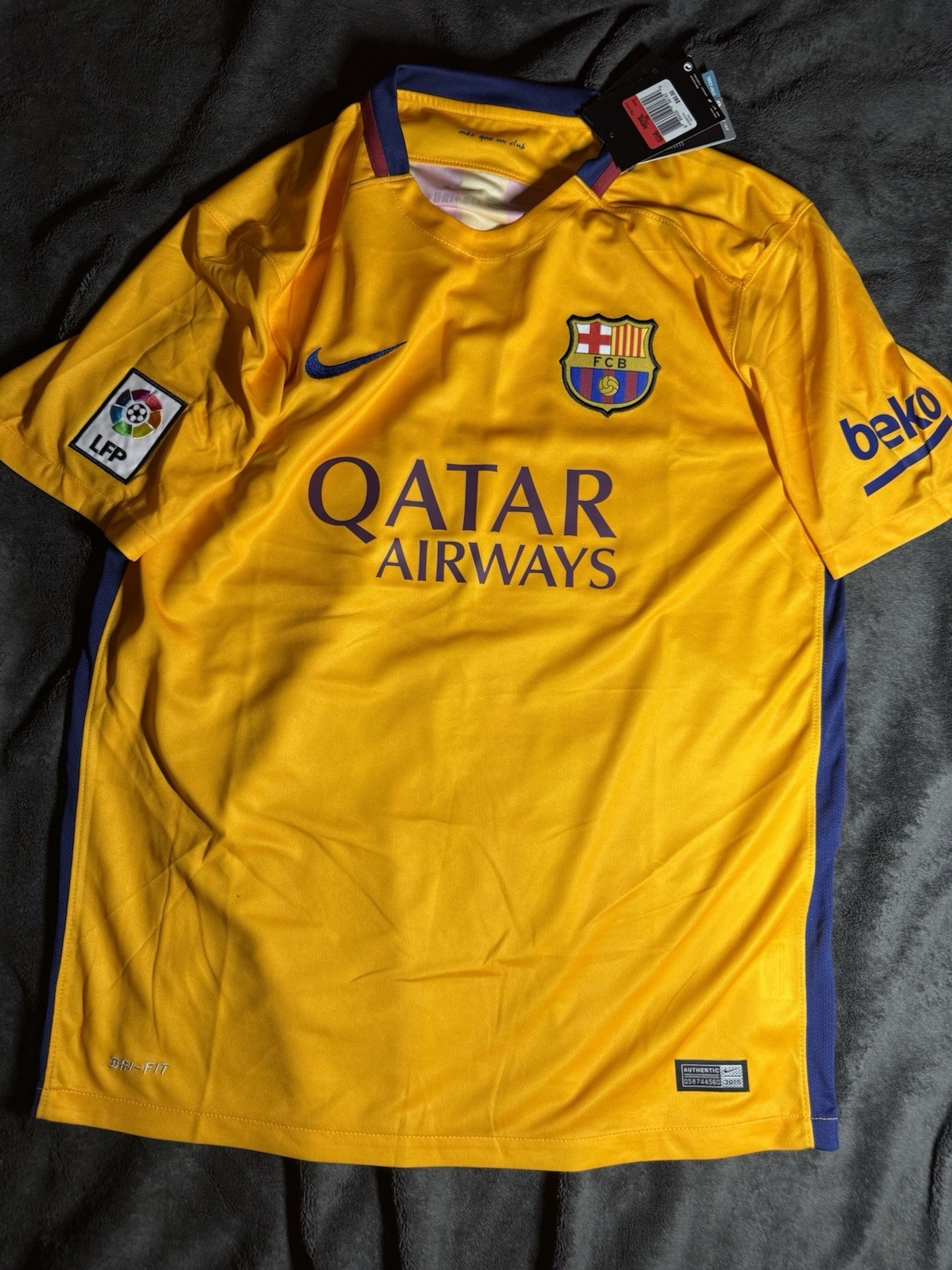 Barcelona Away football shirt 2015/2016 Jersey Nike Soccer Camiseta L 739659-740