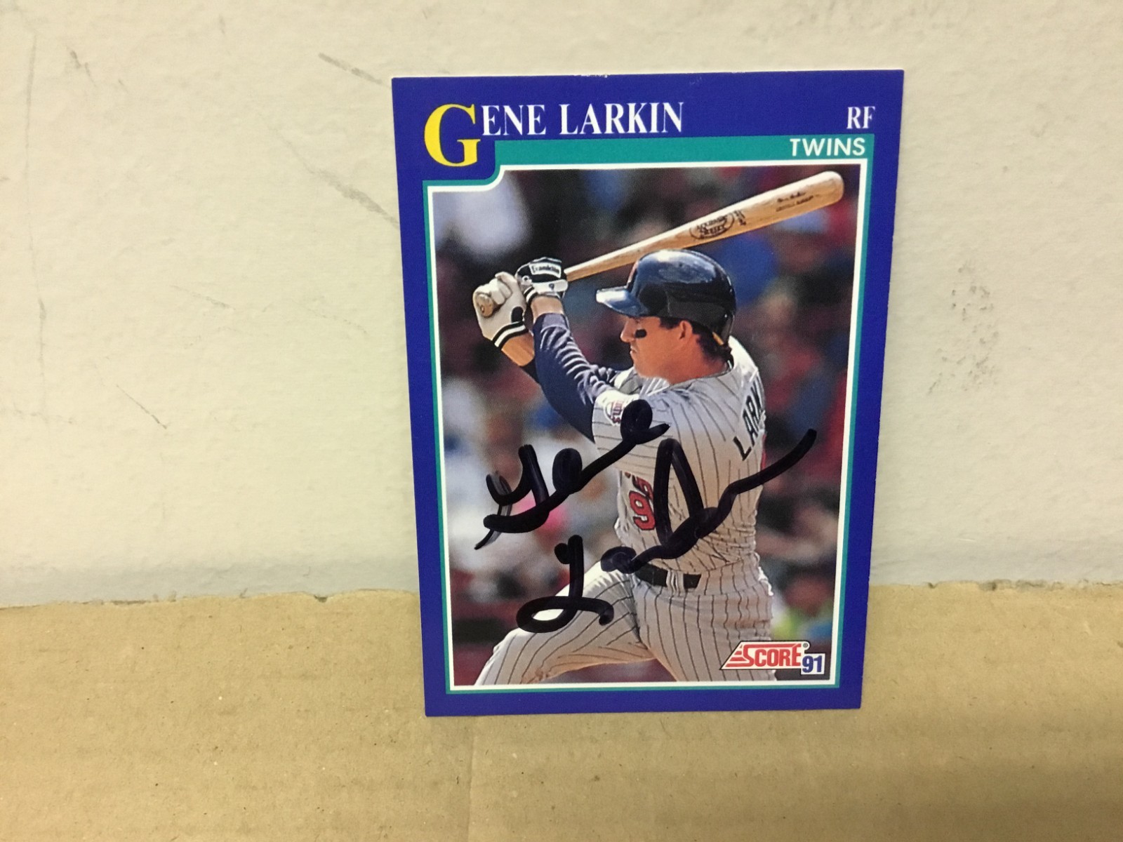 Gene Larkin Autographed Card - 1991 Score Baseball - Twins FREE SHIPPING