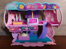 Hatchimals CollEGGtibles Cosmic Candy Shop 2n1 Flip Over Playset