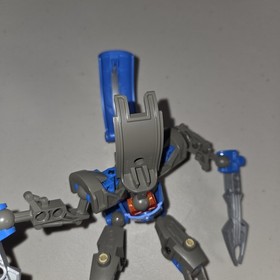 2003 vintage LEGO 8590 Bionicle GUURAHK 