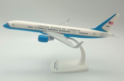 US Air Force (Air Force 2) - B757-200 - Flugzeug Tischmodell im Maßstab 1:200 - PPC