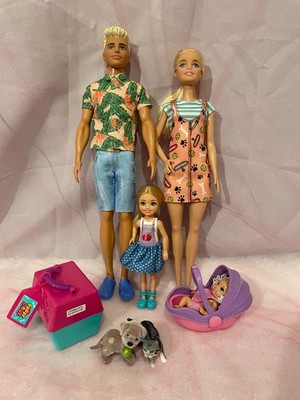Family Dolls Set of 4 People with Mom, Dad, 2 Kids and a Puppy with a Cat