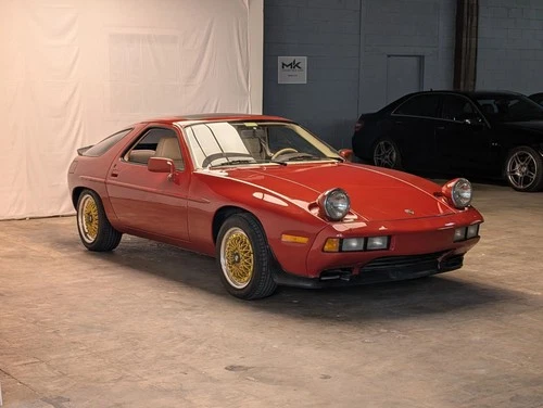 1983 Porsche 928 2D Coupe Image 1 of 4