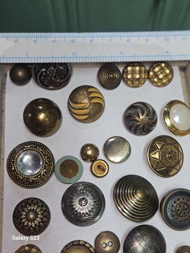 Vintage Buttons Coat of Arms Gold/Silver Tone Metal Lions and Crown 1 WW2 Button - Picture 15 of 20