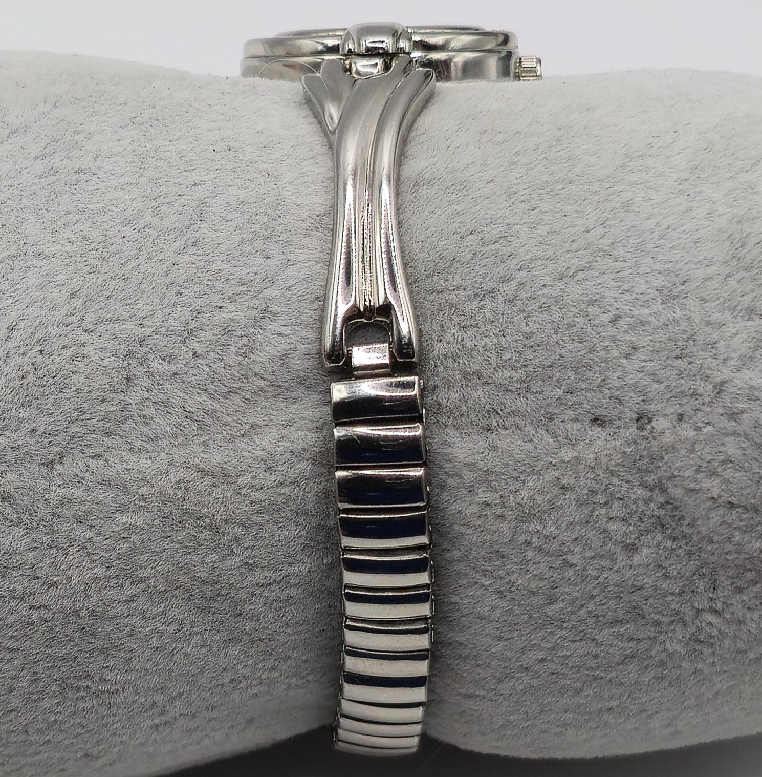 Solitaire Woman’s Interchangeable Bezel Quartz Si… - image 9