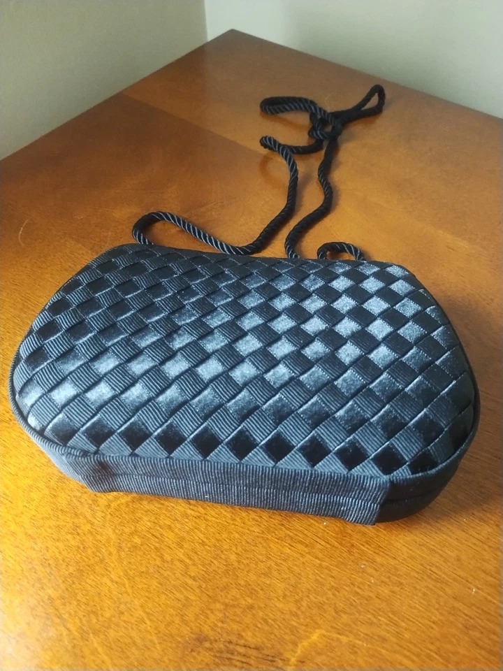 Neiman Marcus Vintage Black Satin Woven Hard Case Evening convertible bag - Image 3 of 4