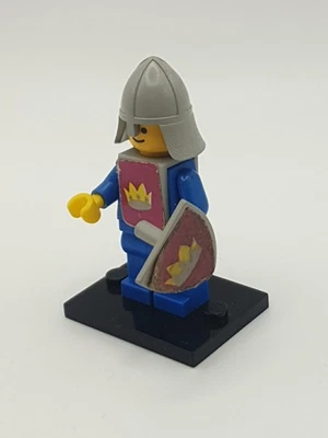 Lego® cas082s Ritter Knight aus 375 mit Helm Schild und Weste Int. Shipp. N2 - Bild 1 von 4