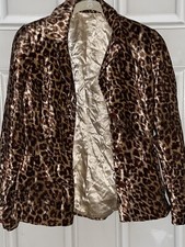 100 Viscose leopard print 2 button blazer/Suit style women  s jacket size 4