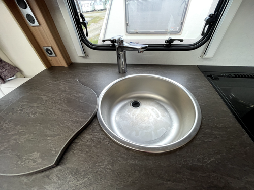 LUNAR CONQUEST 462 2 BERTH CARAVAN 2017 COMPLETE WITH LOADS OF EXTRAS, FOR SALE - Picture 16 of 16