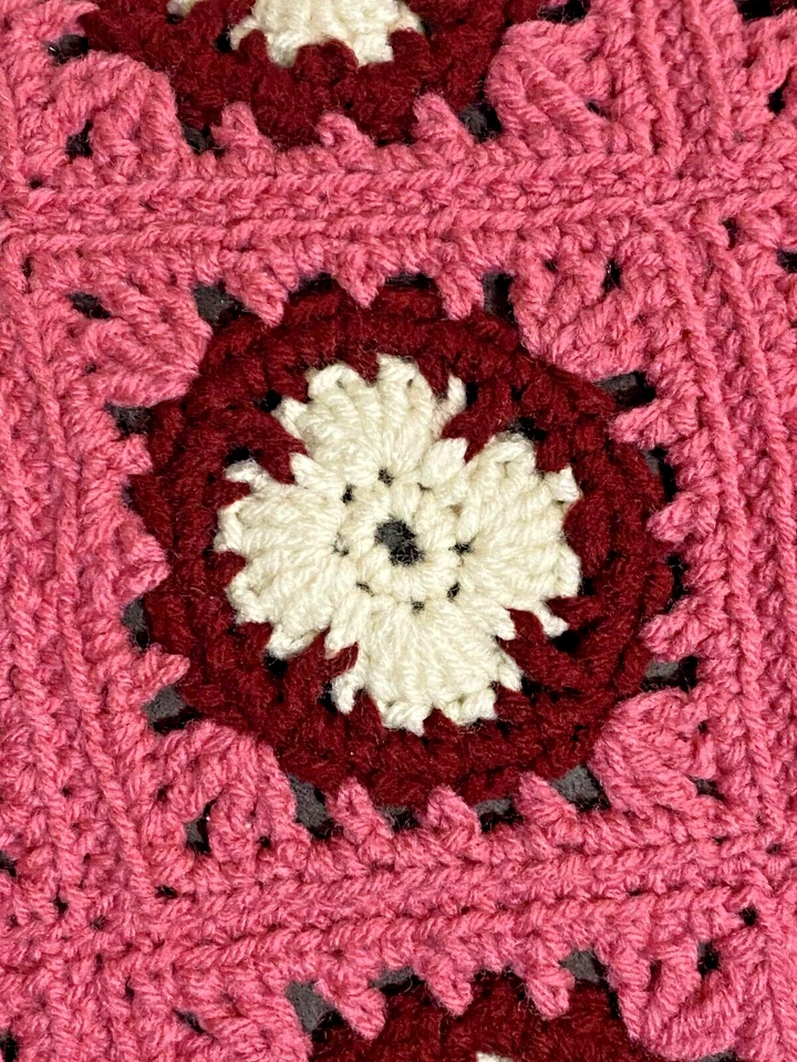 Abuela Cuadrada Ganchillo Hecho a Mano Rosa Afgana/Marate/Blanco 51" x 36" Foto 4 de 4