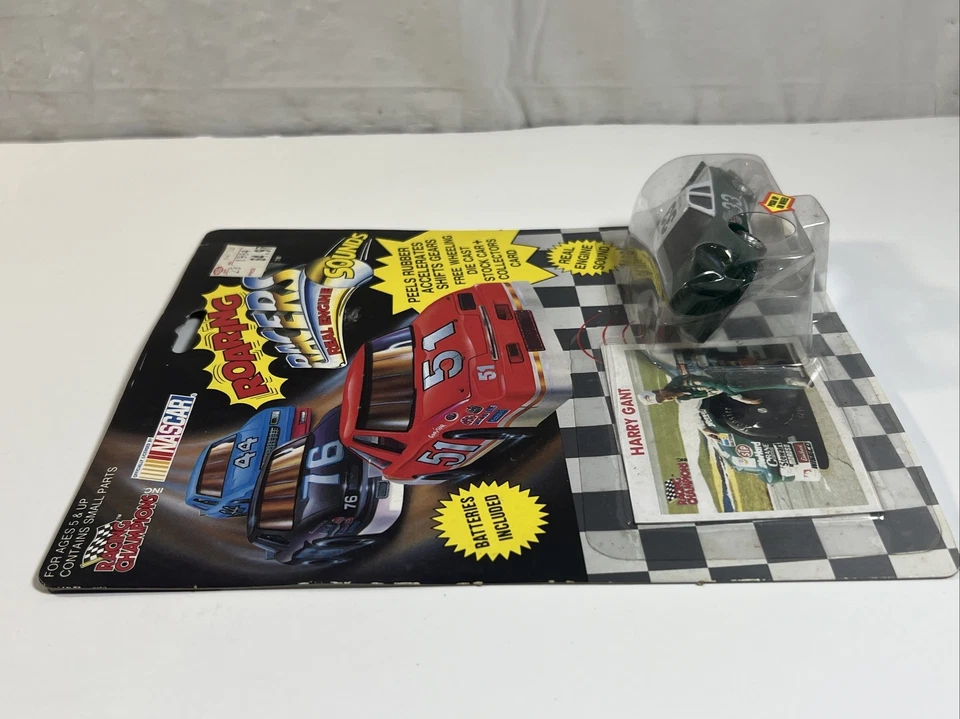 Vintage Racing Champions NASCAR 1:64 Scale Roaring Racers #33 Harry Gant - Image 4 of 4