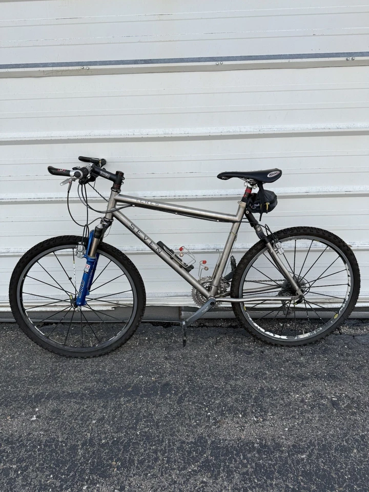 Bicicleta de montaña Seven Cycles Teres Titanium XTR Rock Shox horquilla SID Foto 2 de 4