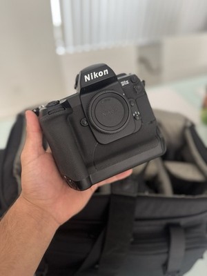 Nikon D D1X 5.3MP Digital SLR Camera - Black (Body Only)