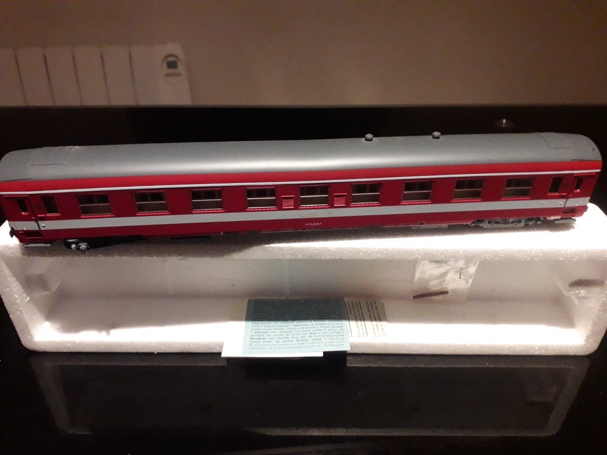 Voitures de voyageurs blancs en métal Roco blanc pour modélisme ferroviaire à l'échelle HO