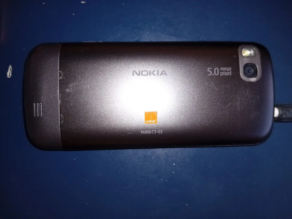 NOKIA C3-01 GUN METAL GREY PHONE - BLUETOOTH - 5MP CAMERA - 3G - Image 2 of 3
