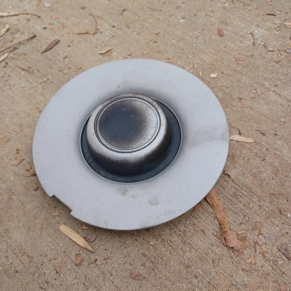 Tapa central Plymouth Voyager Dodge Caravan 1993-1995 número de pieza 4472515 03 Foto 2 de 3