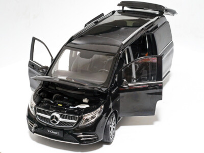 1:18 Mercedes Benz 2022 V Class Viano V260 L Black Fujian