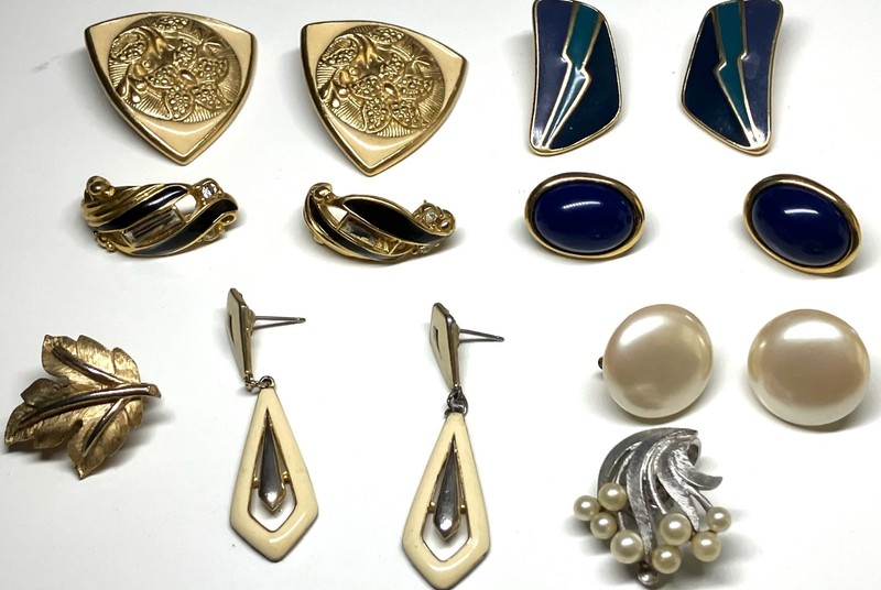 Vintage Lot 7 TRIFARI Gold/Silver Tone Enamel Faux Pearl Earring Sets