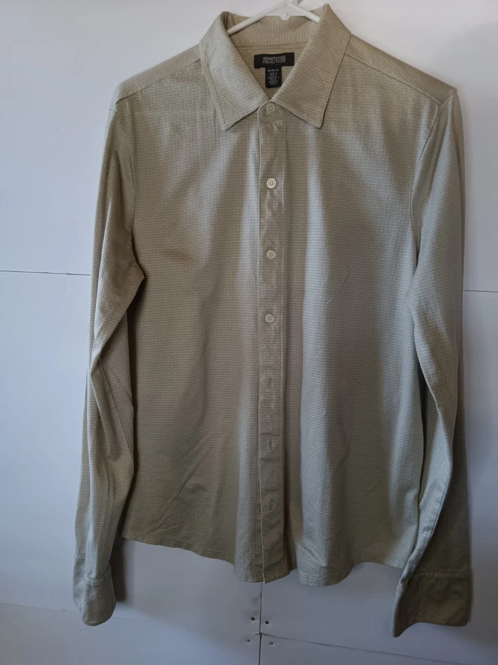 Kenneth Cole Reaction Long Sleeve Pocket Button Down Collared Shirt. Sz M. - Image 2 of 4