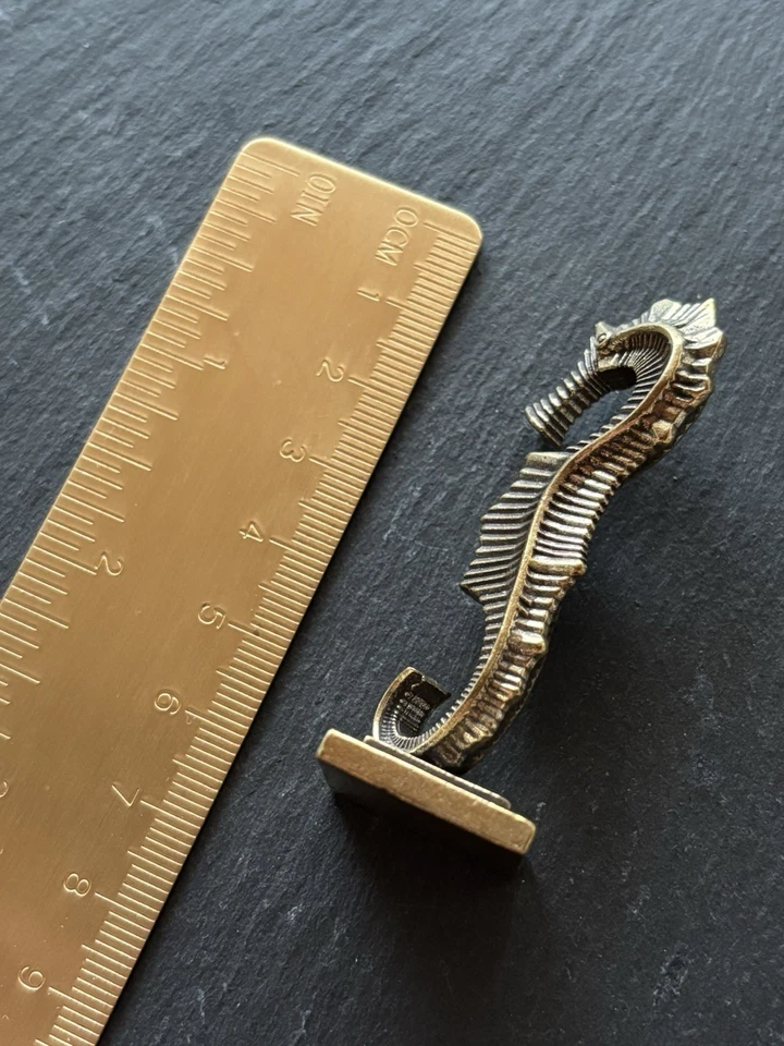 Seepferdchen Figur aus Messing | Auf Podest | Knochenfisch | Deko Figur Meer - Bild 3 von 3
