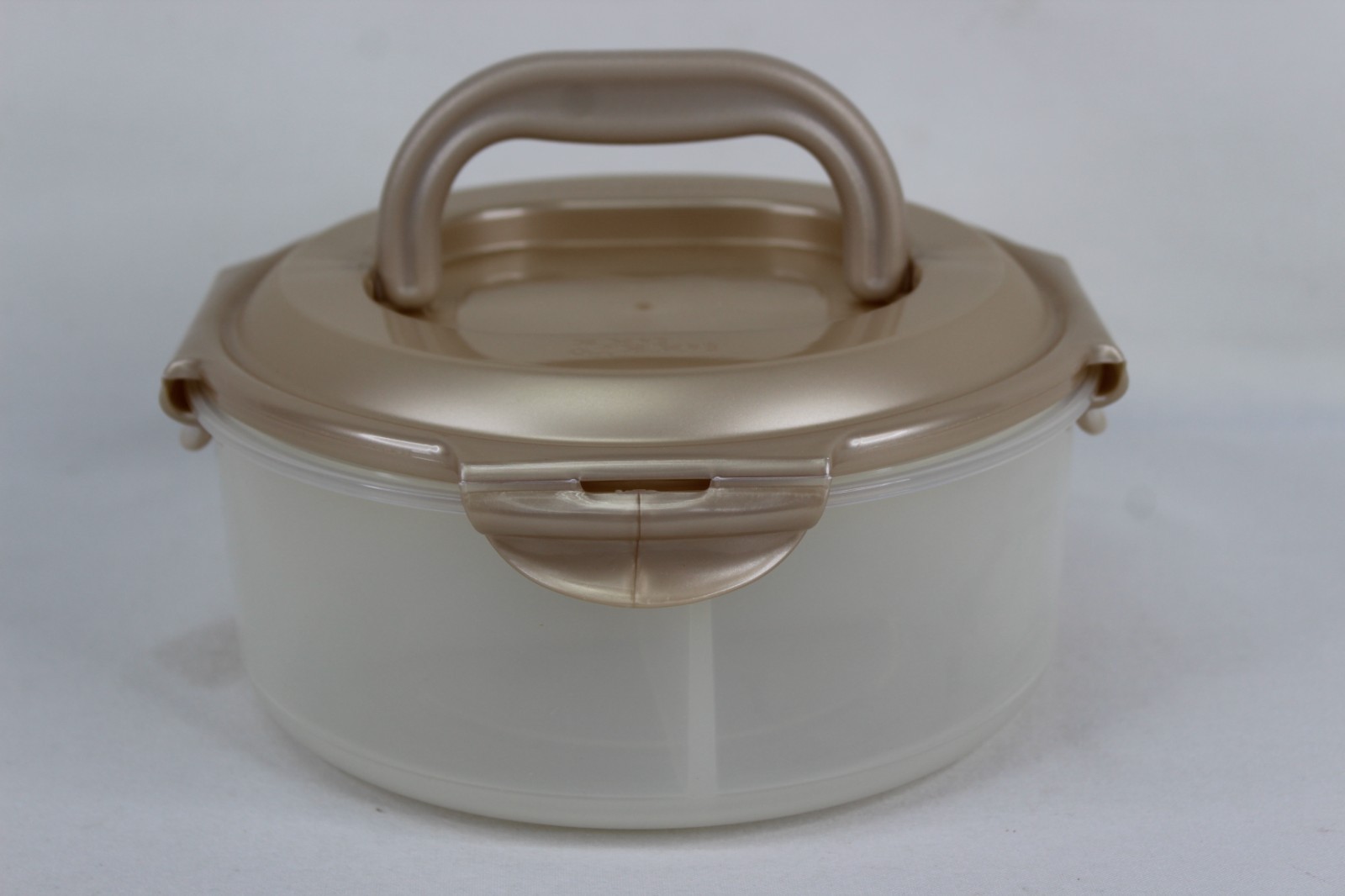 Lock & Lock Round Divided Food Storage Container w/Handle on Lid 2.1 L 71 oz NEW