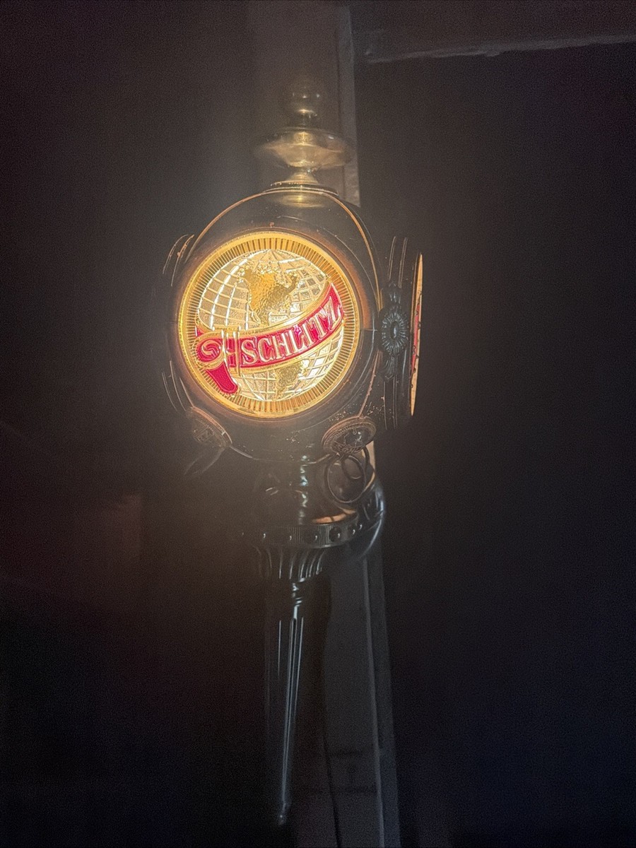 VINTAGE 1972 SCHLITZ BEER LIGHT UP WALL SCONCE 21” X 7” X 7” SIGN
