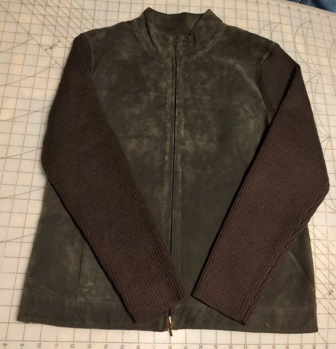 Woman's Pendleton Medium Gray/Black Suede Leather… - image 1