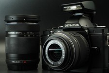 Olympus OM-D E-M5 14-42mm 40-150mm Lens Digital Camera Black 11730