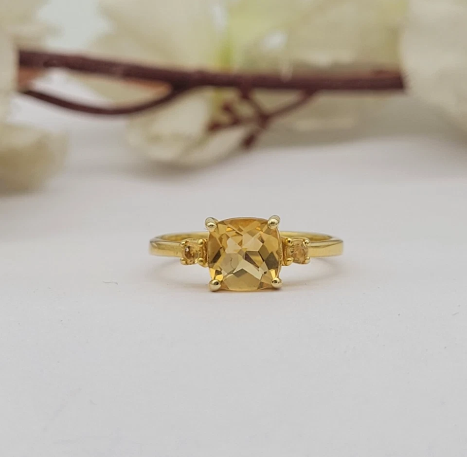 Anillo de aniversario de plata de ley 925 con cojín de citrino dorado Foto 2 de 4