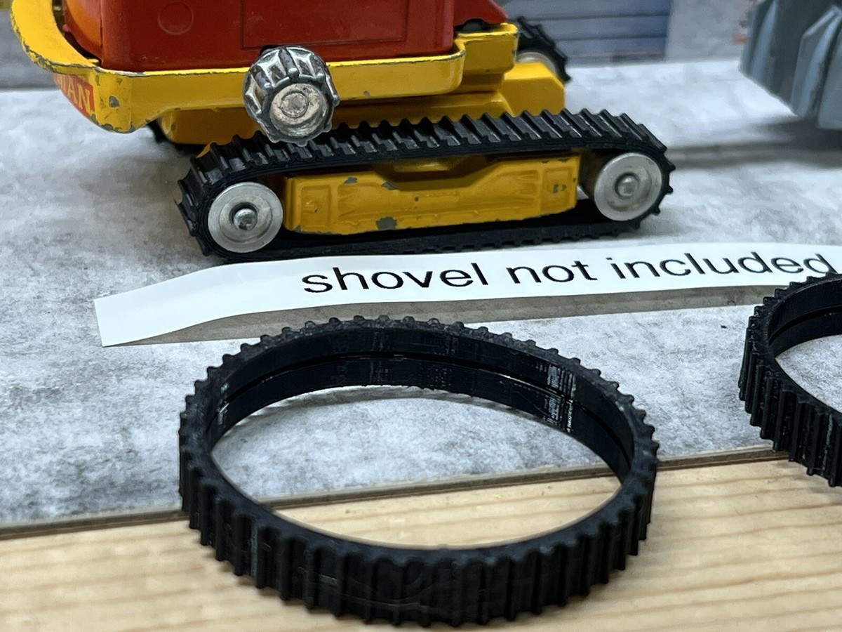 1 pair of new tracks Corgi Major Toys PRIESTMAN 