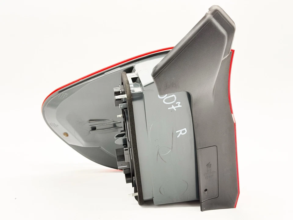 Luz trasera exterior derecha BMW X5 X5M E70 2011-2013 63217227792 OEM usada Foto 4 de 4