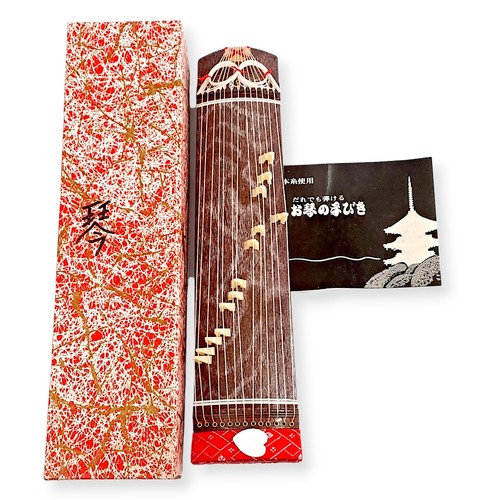 Japanische Hina Puppe Mini Instrument Koto Möbel Miniatur Saitenornament K18 - Bild 2 von 14