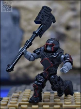 HALO MEGA BLOKS CONSTRUX BLACK RED COVENANT BRUTE MINOR MINOR FIGURE W/ HAMMER