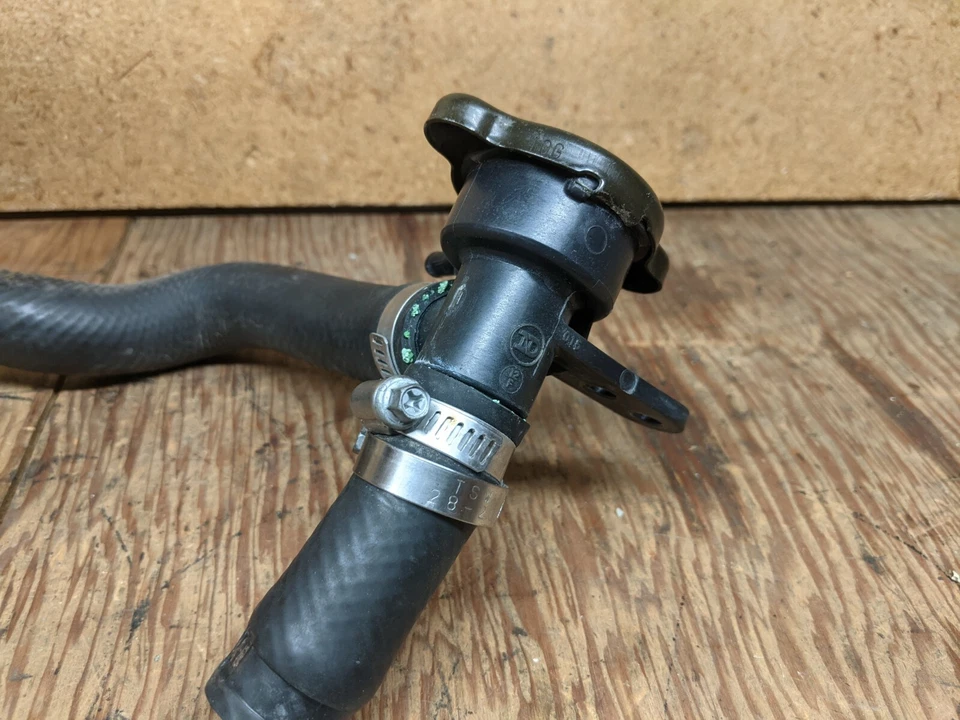 Kawasaki Ninja 250R EX250F 2006 OEM termostato carcasa tapa mangueras Foto 4 de 4