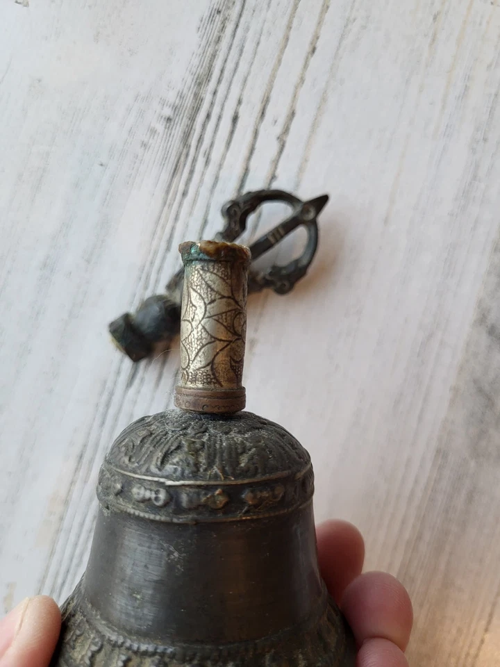 Antiguo Tibetano Budismo Tibetano Ritual Bronce Latón Campana Fragmento Roto Foto 3 de 4