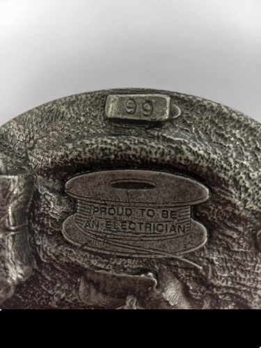 Siskiyou Buckle Co. Inc. Proud to be an Electrician 1992 Enameled belt buckle - Picture 3 of 8