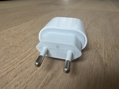 Apple Original Netzteil Power Adapter iPhone iPad USB-C  20W A2347