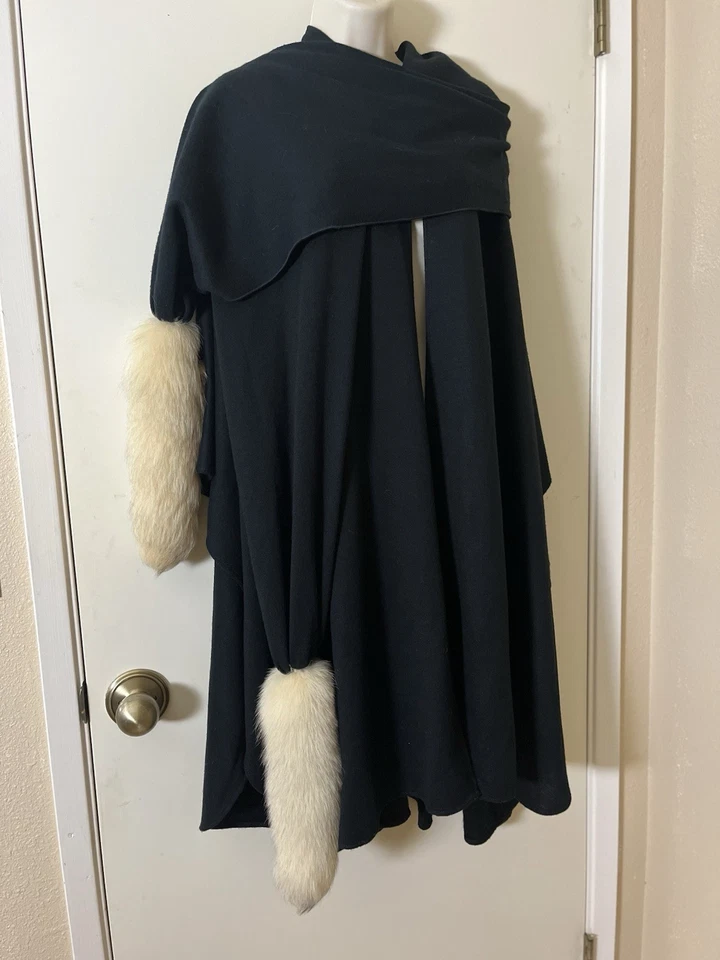 Capa envolvente vintage Kathleen for Sweet Herb talla única negra 2 colas de zorro blanco 0001 Foto 3 de 4